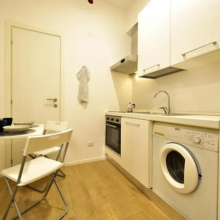 아파트 Tanzi 12 - Modern House