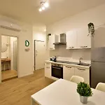 Tanzi 12 - Modern House Appartement